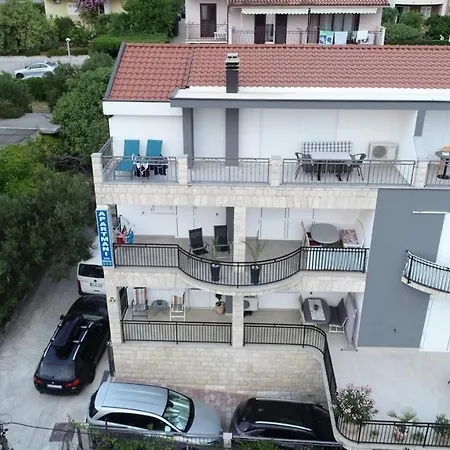 With A Parking Space - 21911 * Makarska