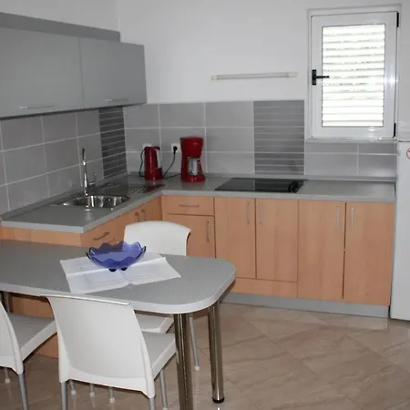 With A Parking Space - 21911 Apartment Makarska