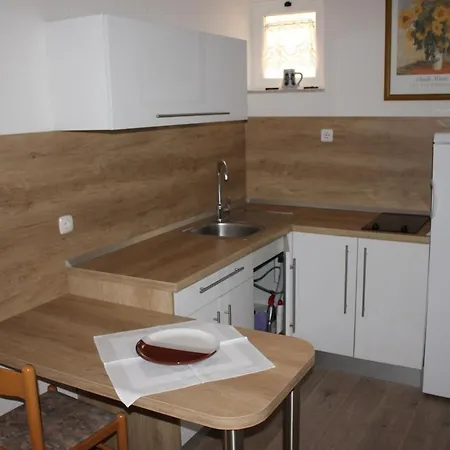 Apartment With A Parking Space - 21911 Makarska